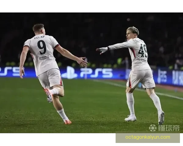 切尔西防线稳定性持续提升，近期表现备受关注。